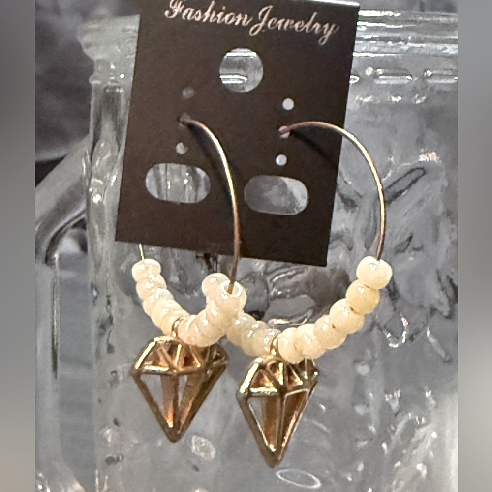 Gold and Cream Fashion Earrings With Diamond Shaped Dangle
